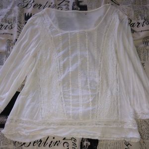 3/4 white shirt with lace